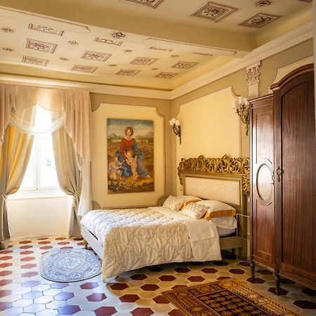 Palazzo Lari Sarzana Hotel Exterior photo