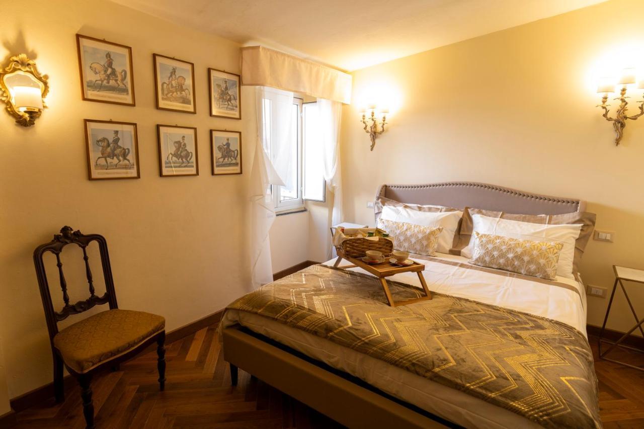 Palazzo Lari Sarzana Hotel Exterior photo