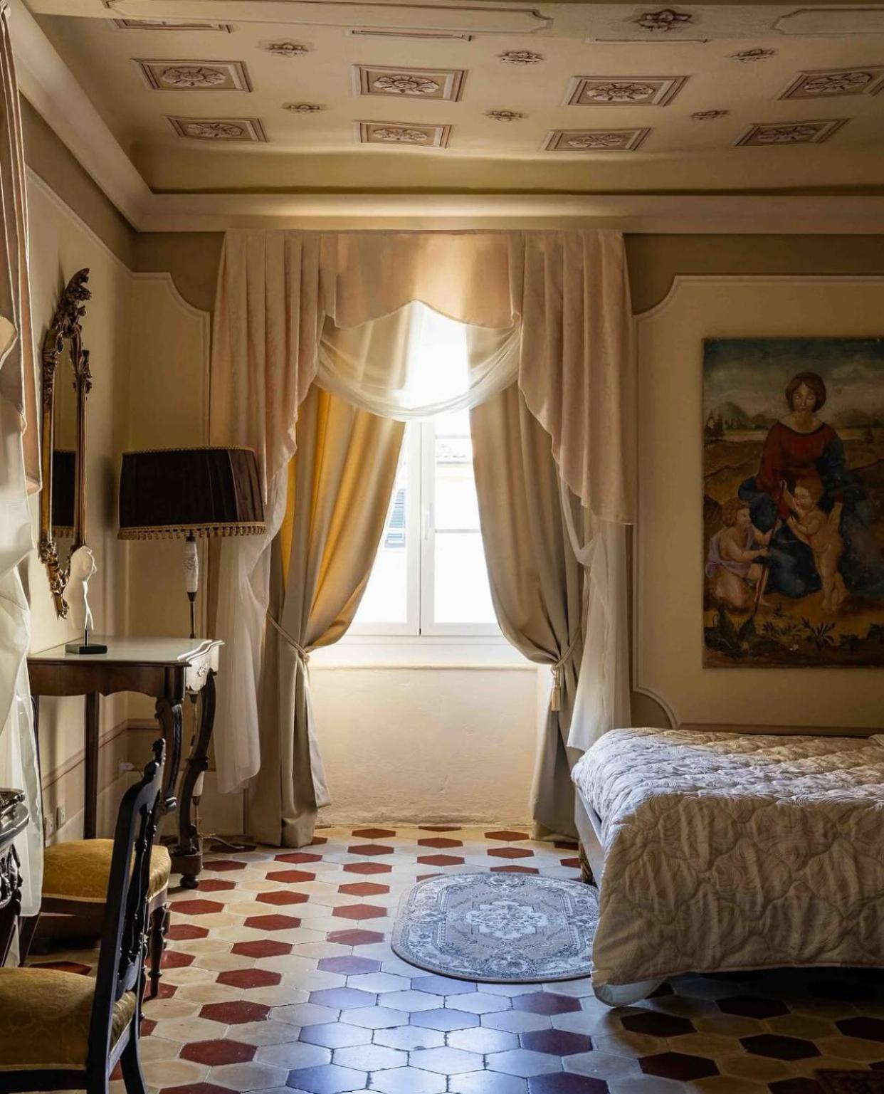 Palazzo Lari Sarzana Hotel Exterior photo