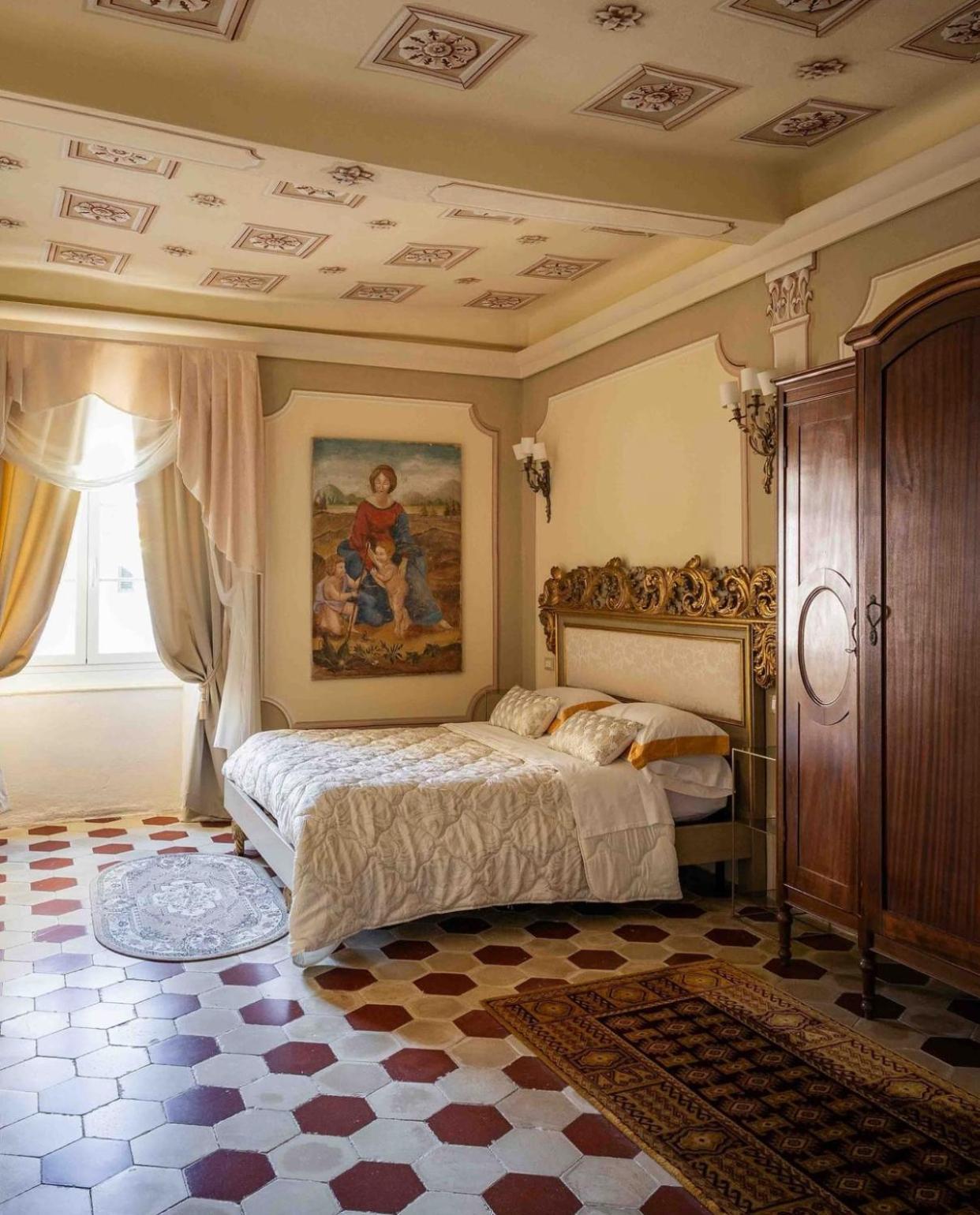 Palazzo Lari Sarzana Hotel Exterior photo